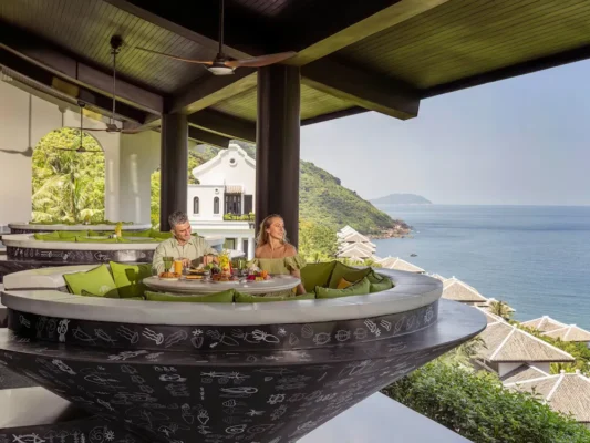Với kinh nghiệm vận hành hàng chục resort cao cấp trên toàn quốc, Sun Group muốn kiến tạo 1 chuẩn sống wellness mới tại Sun Trường Vinh dành cho người Nghệ An